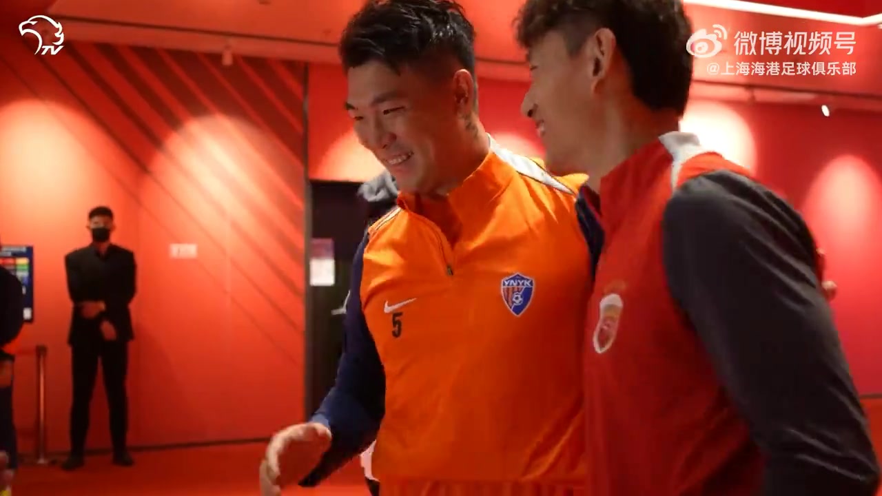 星空体育-【比赛日Vlog】一起回顾中超第4轮上海海港2-1云南玉昆的精彩瞬间